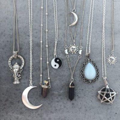 Necklaces Grunge, Grunge Accessories, Rings Aesthetic, Horn Pendant Necklace, Hipster Grunge, Indie Style, Indie Jewelry, Bohol, Indie Fashion