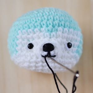 Amigurumi Puppy, Dog Mouth, Puppy Crochet, Crochet Puppy, Crochet Valentine Patterns, Animal Knitting, Free Pattern Crochet, Crochet Dog Patterns, Holding A Heart