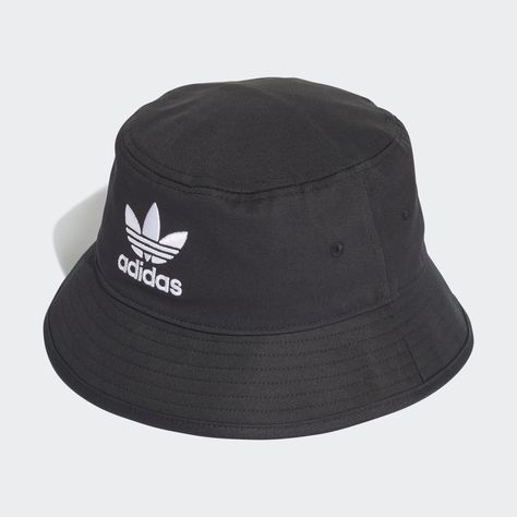 adidas Show your summer style with the Core Bucket Hat. Made with soft, breathable cotton twill, this hat features an embroidered Trefoil logo on the front for a touch of style. Bucket Adidas, Adidas Bucket Hat, Mochila Adidas, Bucket Hat Black, Adidas Trefoil, Mua Sắm, Stella Mccartney Adidas, Look Casual, Black & White