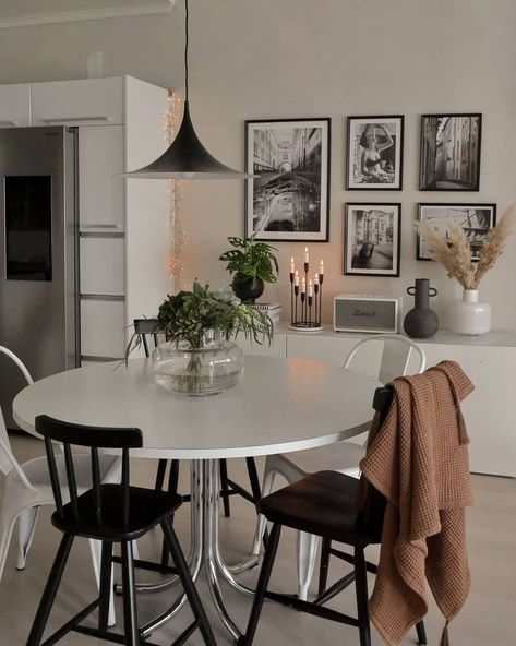 kitchen minimalist dining room aesthetic apartment luxury white black neutral bedroom decor bright airy parisian bathroom living chic decorations Parisian Room, Black And White Dining Room, Living Room Minimalist, Neutral Dining Room, White Apartment, Apartment Dining Room, Room Minimalist, Aesthetic Apartment, Wall Decoration Ideas