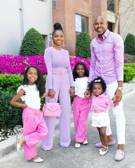 🌷💕Happy Resurrection Day from the Page family! 💕🌷⁣⁣ ⁣⁣ Truly thankful for God’s mercy and grace! Can’t rejoice enough for knowing how… Easter Family Photos, Happy Resurrection Day, Easter Family Pictures, Happy Resurrection, Mercy And Grace, Spring Family Pictures, Easter Photoshoot, Girls Spring Outfits, Resurrection Day