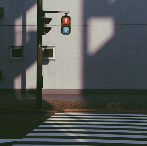 VSCO - | xmmxl Fotografi Urban, Minimal Photography, Shadow Photography, Film Inspiration, Traffic Light, Aesthetic Pastel Wallpaper, Pastel Wallpaper, Environment Concept Art, Film Aesthetic