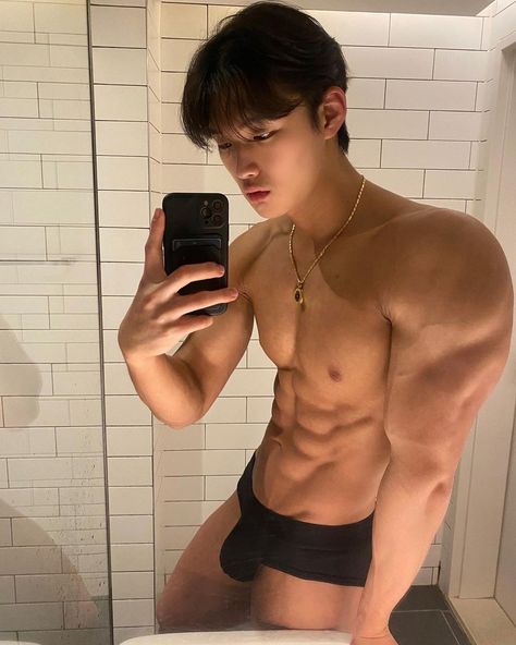 Korean Male Models, Ideal Male Body, Kore Ulzzang, Asian Male Model, Men Abs, Male Models Poses, Cute White Guys, Handsome Asian Men, Hot Asian Men