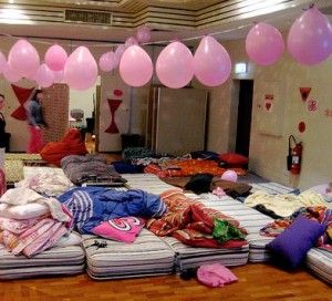 slumber party decoration ideas | Tips for Surviving a Sleepover Slumber Party Pallet, Simple Slumber Party Ideas, Slumber Party Sleeping Arrangements, Sleepover Decoration Ideas, Party Sleepover Ideas, Adult Sleepover, Bachelorette Slumber Parties, Slumber Party Decorations, Adult Slumber Party