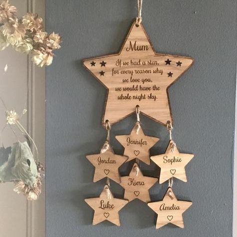 Family Tree Wall Hanging, Star Making, Tree Wall Hanging, Family Plaque, Christmas Gifts For Mum, Cadeau Parents, Personalised Family Tree, Laser Engraved Ideas, Family Tree Wall