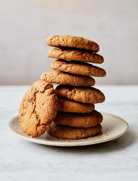 Mary Berry Best Ginger Biscuits Recipe | BBC2 Love to Cook, 2021 Nut Biscuits Recipes, Ginger Nuts Biscuits Recipe, Celebrity Cookie Recipes, Ginger Biscuits Recipe, Ginger Bread Biscuits, Ginger Nut Biscuits, Midsummer Party, Baking Biscuits, Mary Berry Recipe