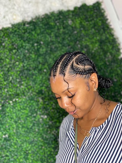 Stitch braids w/ curly hair Stitch Braids With Curls, 10 Stitch Braids, Natural Protective Styles, Corn Rows, Natural Hair Stylists, Wavy Curls, Feed In Braids Hairstyles, Stitch Braids, Protective Hairstyles Braids