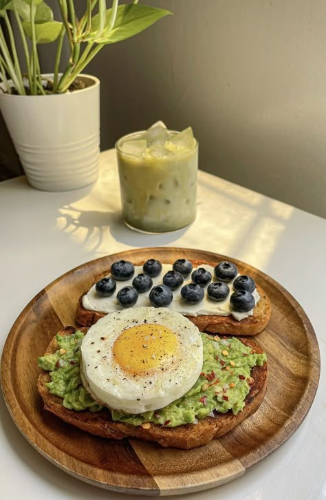 Toast Avocado, Fancy Breakfast, Healthy Food Dishes, Healthy Lifestyle Food, Healthy Food Motivation, Food Is Fuel, Food Obsession, Food Inspo, Cafe Food