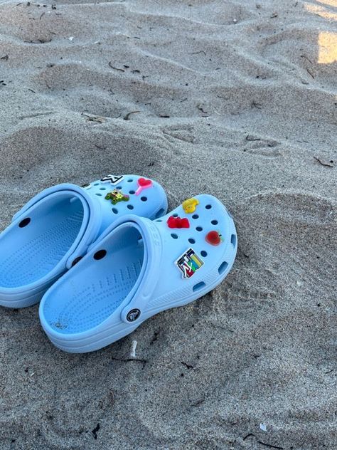 Crocs Unisex's Classic Clogs, ice blue colour, super cute
link to buy on amazon Crocs Jibbitz Ideas Beach, Blue Crocks Shoes, Crocs Astethic, Aesthetic Crocs Jibbitz, Women’s Crocs, Outfits With Blue Crocs, Light Blue Crocs Outfit, Blue Crocs Aesthetic, Blue Crocs With Charms