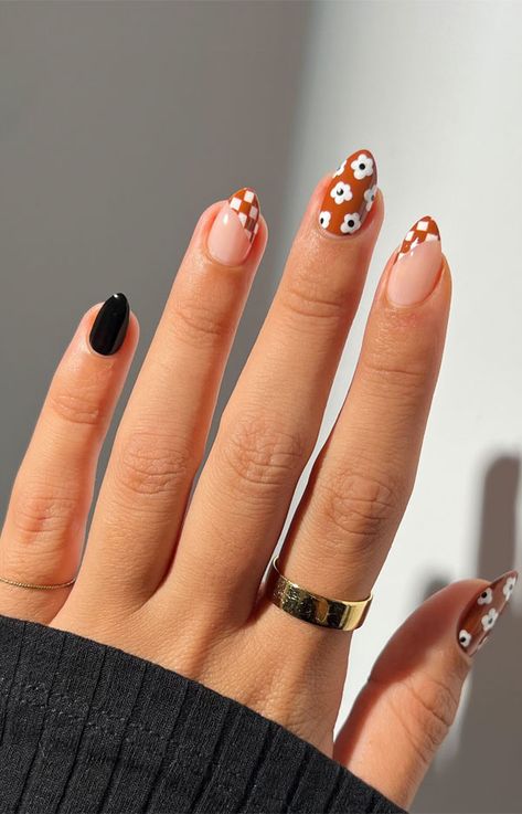 Retro Checkerboard and Florals, Trendsetting Autumn Nail Designs, almond nails, fall nail design Nail Designs Retro, Almond Nails Fall, Nail Designs Almond, Short Fall Nail Designs, Elegance Nails, Short Fall Nail, Autumn Nail Designs, Checkered Nails, Mauve Nails