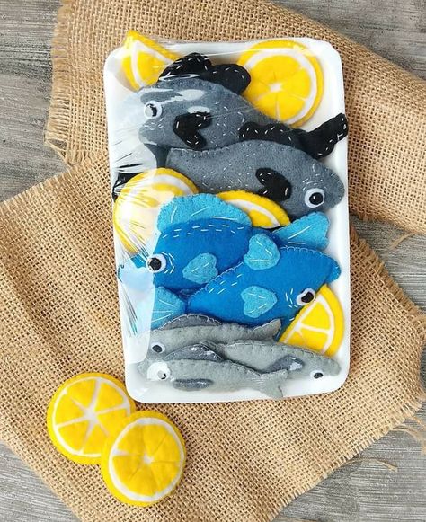 Felt Toys For Boys, Felt Toys Diy Free Pattern, Felt Food Toys, Felt Crafts Food, Diy Felt Toys, Felt Veggies, Diy Felt Food, Felt Toys Diy, Felt Food Diy