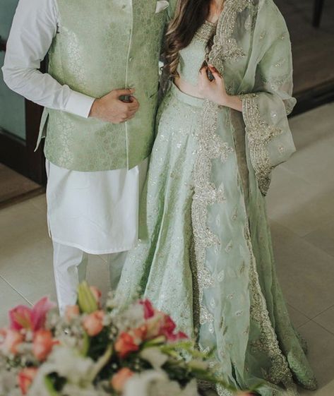 Couple Dress Matching Indian, Couple Dress Matching, Engagement Couple Dress, Wedding Matching Outfits, Nikkah Outfit, Engagement Dress For Bride, Casual Maxi Dresses, Couple Matching Outfits, Trendy Outfits Indian