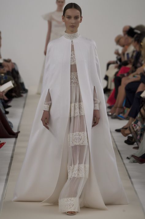 Valentino Cape, Muslim Bridal, Couture 2015, Valentino Collection, Valentino Haute Couture, Collection Couture, Valentino Couture, Hippy Chic, Valentino Women