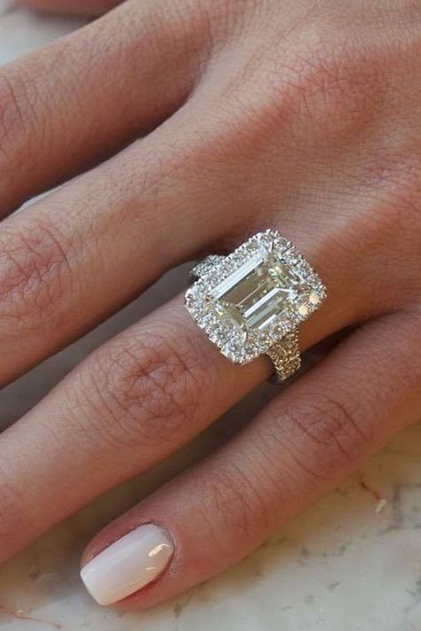 Unique Gold Wedding Rings, Engagement Rings White Gold, Engagement Rings On Finger, Emerald Engagement Rings, Rings White Gold, Big Engagement Rings, Emerald Cut Diamond Engagement Ring, Vintage Style Engagement Rings, Vintage Engagement Rings Unique