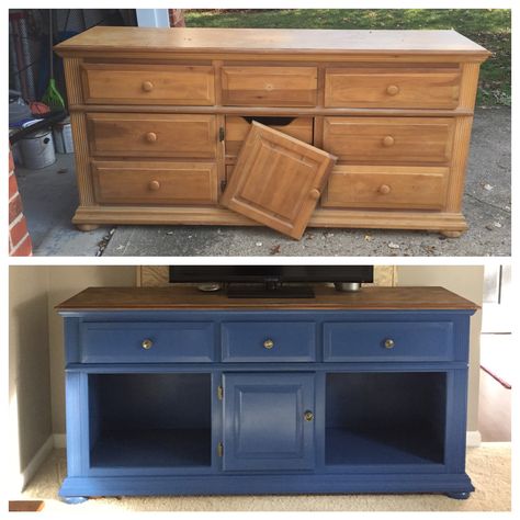 DIY an old dresser into a gorgeous living room TV stand. Free Dresser, Dresser Transformation, Casa Vintage, Diy Furniture Renovation, Living Room Tv Stand, Furniture Rehab, Furniture Renovation, Repurposed Furniture Diy, Furniture Hacks