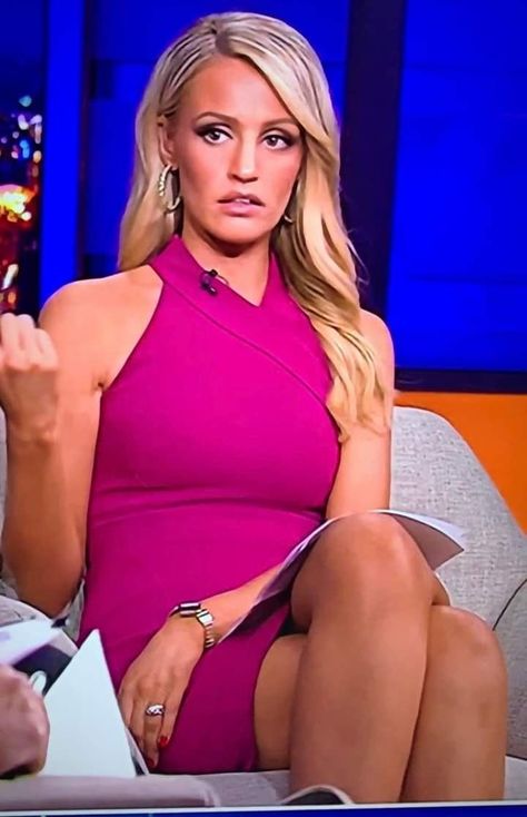 Carly Shimkus Female News Anchors, Golden Tan, News Anchor, Fox News, Fox, Blonde, Mini Dress, History, Celebrities