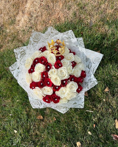 Classic red & white rose bouquet 😍 Order yours today by simply texting (559)331-1351 or dm @lilyyscreations ✨💐 National GF day is right around the corner make sure to pre order! 🤍 Red White Rose Bouquet, Gf Day, National Gf Day, White Rose Bouquet, Red And White Roses, Rose Bouquet, Around The Corner, White Rose, White Roses