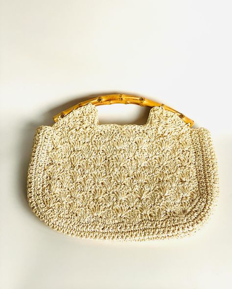 Intricately woven vintage synthetic straw and bamboo Japanese basket bag. Gorgeous summer purse made in Japan #🇯🇵 #madeinjapan #vintagepurse #bamboopurse Japanese Basket, Bamboo Crochet, Summer Purse, Woven Purse, Summer Purses, Raffia Bag, Macrame Art, Bamboo Handles, Vintage Purse