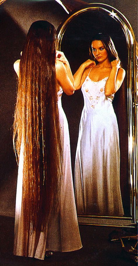 Crystal Gale. Dont it Make my Brown Eyes Blue,,,,,Beautiful,,,,,Loretta Lynns Sister,,,, Crystal Gayle Hair, Make Hair Grow Faster, Chrissie Hynde, Make Hair Grow, Makeup And Beauty Blog, Herbal Hair, Fast Hairstyles, Super Hair, Grow Hair Faster