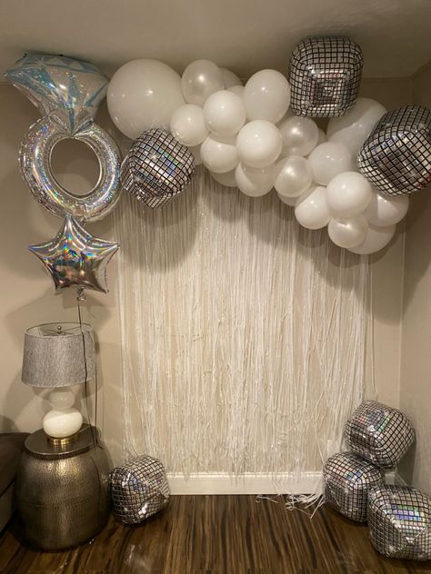 Bachelorette Balloon Backdrop, Disco Themed Hens Party, Bechlors Party Decorations, Black And White Hen Party Outfits, Hens Balloons, Last Disco Themed Bachelorette Party, Bachelorette Disco Cowgirl Theme, Disco Bachelorette Party Decorations, Bride Balloons Bachelorette Parties