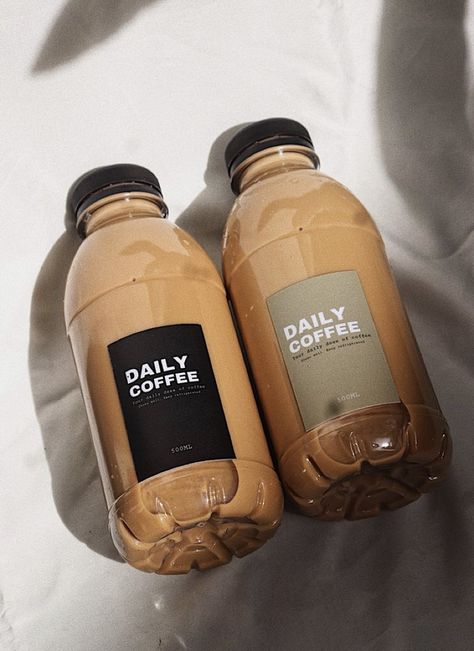 Iced Coffee Business Ideas, Bottled Coffee Aesthetic, Coffee Drink Packaging, Coffee Shop Drink Ideas, Drink Bottle Aesthetic, Coffee Bottle Packaging, Coffee Bottle Design, Korean Coffee Shop Aesthetic, Coffee In A Bottle