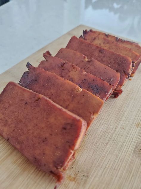 Vegan Spam Recipe, Vegan Spam Musubi, Vegan Bologna, Vegan Spam, Smoked Tofu Recipe, Cheap Lazy Vegan, Vegan Meat Recipe, Spam Recipes, Smoked Tofu