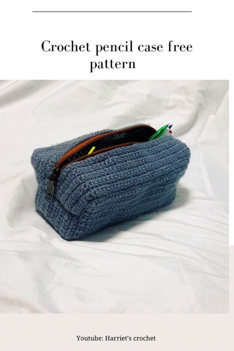 Crochet Pencil Case With Zipper, Pencil Case Pattern Crochet, Pencilcase Crochet Free Pattern, Crochet Toiletries Bag, Pencil Bag Crochet, Crochet Pencil Case Pattern, Crochet Pencil Pouch Free Pattern, Crochet Pencil Case Tutorial, Crochet Pen Case