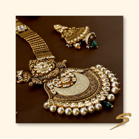 Rajwadi Jewellery, Trendy Silver Jewelry, Antique Necklaces Design, Antique Gold Jewelry Indian, Indian Bridal Jewelry Sets, Gold Jewelry Simple Necklace, Beautiful Gold Necklaces, Handmade Gold Jewellery, Gold Necklace Indian Bridal Jewelry