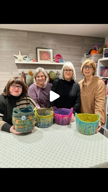 Felt Basket On A Ball, Natasha Smart Textiles, Felted Basket Diy, Wet Felting On A Ball, Wet Felted Bag, Felted Vessels, Wet Felting Tutorial, Diy Wool Felt, Felted Basket