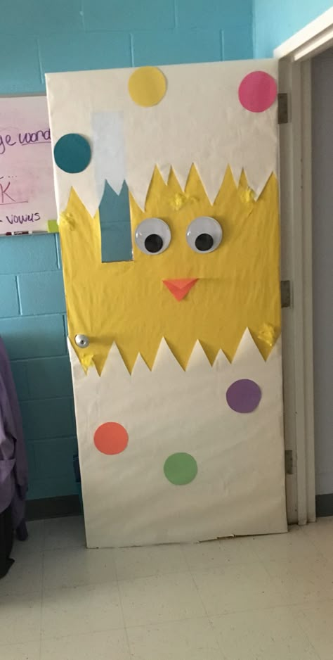 Easter chick egg bulletin board Easter School Bulletin Boards, Chick Bulletin Board Ideas, Easter Class Door Decorations, Easter Wall Decorations For School, Easter Preschool Door Ideas, Easter School Decorations, Easter Door Decorations Classroom Jesus, Easter Door Ideas, Easter Door Decorations For School