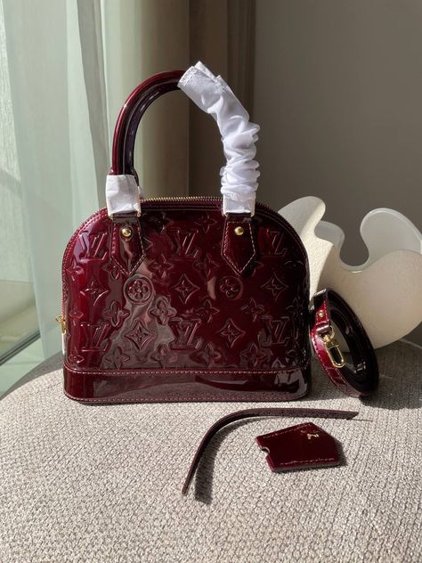 Lv Bag Aesthetic, Red Lv Bag, Red Designer Bag, Lv Alma, Women's Bags By Color, Expensive Bag, My Style Bags, Women's Bags By Usage, Luxury Bags Collection