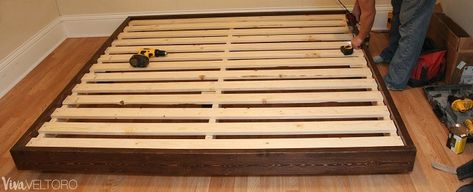 Easy DIY Platform Bed Frame for a King Bed (with Instructions!) Diy Platform Bed Plans, Platform Bed Diy, Bedframe Diy, Bedroom Platform, Diy Platform Bed Frame, Diy King Bed, Diy King Bed Frame, Diy Bed Frame Easy, Platform Bed Plans