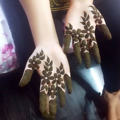 25 Mehndi Designs For Kids That Are Simple Yet Attractive Latest Finger Mehndi Designs, Rajasthani Mehndi Designs, Tato Henna, Mehndi Designs 2018, Henna Art Designs, Mehndi Designs For Kids, Rose Mehndi Designs, Modern Mehndi Designs, Mehndi Designs Front Hand