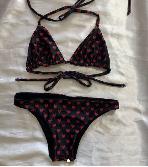 Black And Red Heart, Swimsuit Inspo, Swimsuits Outfits, Mia 3, Cute Bathing Suits, Love Black, Cute Swimsuits, Cute Bikinis, Swimsuit Set