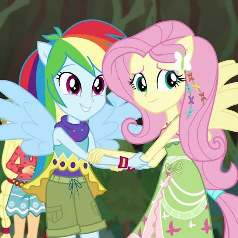 fluttershy & rainbow dash Sunset Shimmer Cutie Mark, Fashion Show Outfit, Rainbow Dash Equestria, Fluttershy Rainbow Dash, Equestria Girls Rainbow Dash, Flower In Hair, Legend Of Everfree, Camp Fashion, My Little Pony Applejack