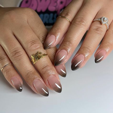 Baby Boomer Nero, Baby Boomer Nails Color, Cute Fall Nail Inspo, Easter Nails Design Spring, Brown Nail Designs, Easter Nails Easy, Baby Boomers Nails, Brown Nail, Brown Nails Design