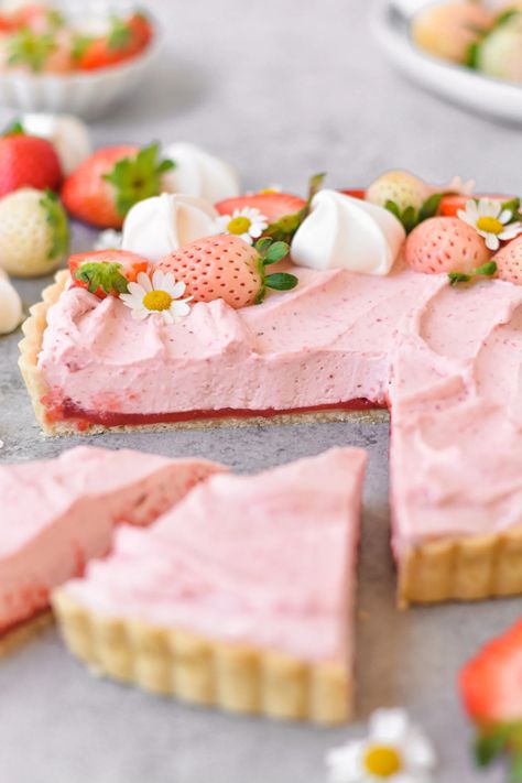 Whipped Strawberry Tart - bethcakes Tea Party Tarts, Strawberry Cream Tart, Strawberry Cheesecake Tart, Strawberry Mousse Tart, Mini Strawberry Tarts, Desserts Using Strawberries, Pretty Tarts, Summer Pastries, Tart Recipes Dessert