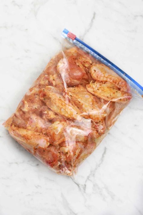 Chicken Wing Marinade Recipes Easy, Chicken Wing Marinade Overnight, Chicken Wings Marinade Baked, Wings Marinade Recipe, Easy Chicken Wing Marinade, Best Chicken Wing Marinade, Marinating Chicken Wings, How To Marinate Chicken Wings, Marinade For Wings