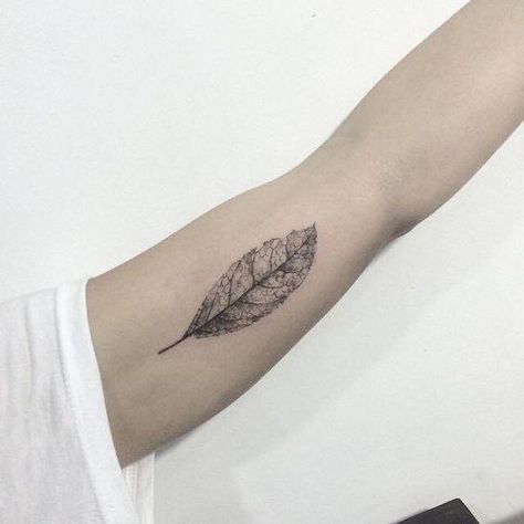 Arm Tattoo Leaves, Inner Elbow Tattoos, Blatt Tattoos, Leaf Tattoo, Inner Arm Tattoo, Elbow Tattoos, Minimalist Tattoos, Arm Tattoos For Women, Tattoo Life