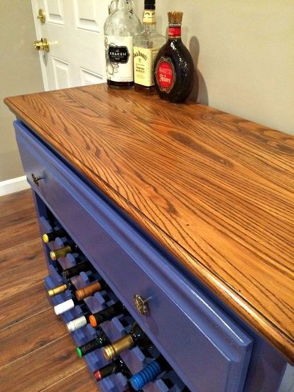 Do you have an old dresser that is looking for a new lease on life? How about turning your old, drab dresser into a funky wine bar... Dresser Without Drawers, Drawer Projects, Homemade Wine Rack, Reuse Furniture, Diy Wine Rack Projects, Recycle Furniture, Wine Rack Projects, Dresser Bar, Diy Dresser Makeover