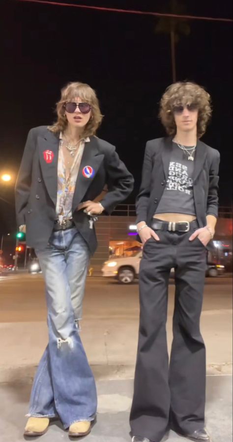 Rockstars Outfits Men, 70s Punk Outfits Men, Retro Outfits 70s Vintage Fashion Party, 1970s Fashion Mens Glam Rock, Men In Bell Bottoms, Actual 70s Fashion, 70s Boys Outfits, 80 Mens Fashion, 70s Fits Men