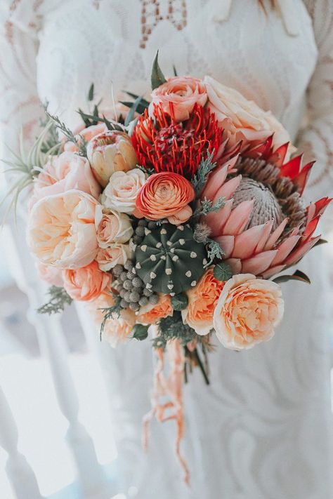 This desert themed bridal bouquet with succulents perfectly compliments the coral and sage color palette | Image by Jadie Photography Desert Rose Wedding, Succulent Bouquet Wedding, Desert Chic, Cactus Wedding, Southwest Wedding, Succulent Bouquet, Sedona Wedding, Sage Wedding, Desert Flowers