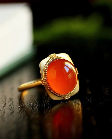 5A Natural Southern Red Agate Cabochon Cut 18K Solid Yellow - Etsy Hong Kong Handmade Gold Ring, Luxury Jewelry Box, Frame Ring, Traditional Engagement Rings, Sterling Silver Jewelry Rings, Gold Gemstone Ring, Cabochon Ring, 18k Gold Ring, Agate Jewelry