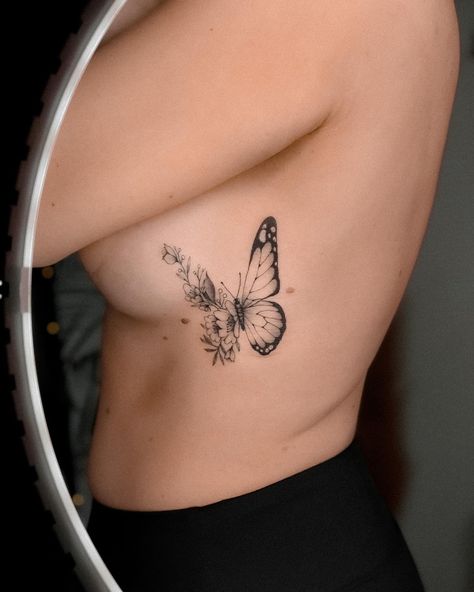 https://www.instagram.com/p/CnZwnugujRB/?igshid=YmMyMTA2M2Y= Cute Underboob Tattoo, Underboob Butterfly Tattoo, Underboob Tattoos, Underboob Tattoo, Floral Tattoos, Butterfly Tattoo, Tattoos, Floral, Quick Saves