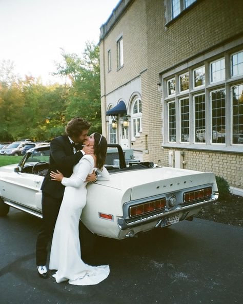 one thing I hope never goes out of wedding tradition is the getaway car 🥺 shot on digital + film How do y’all feel about the getaway car? 50s 60s Wedding Theme, Vintage Wedding Aesthetic 50s, Retro Wedding Photos, 60s Wedding Aesthetic, Vintage Car Engagement Photos, Car Engagement Photos, Old Wedding Photos, Wedding Getaway Car, Classic Wedding Themes