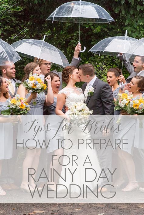 Rainy Garden Wedding, Rainy Day Wedding Ideas, Rainy Wedding Photos Photography, Outdoor Rainy Wedding, Rainy Beach Wedding Pictures, Rainy Day Wedding Photos, Umbrellas At Wedding, Wedding Photos With Umbrellas, Rainy Outdoor Wedding