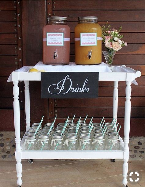 Beverage Station Party, Vintage Afternoon Tea, Drink Stations, Party Drinks Alcohol, Big Company, Bridal Shower Tables, Wedding Party Table, Drink Station, Baby Shower Table