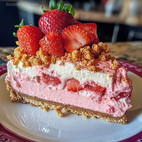 Strawberry Cheesecake Crunch, Cousins Christmas, Strawberry Crunch Cheesecake, Cheesecake Base, Cheese Cake Recipe, Crunch Cheesecake, Rich Cheesecake, Strawberry Cheesecake Recipe, Strawberry Crunch