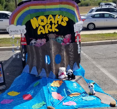 Noah’s Ark Trunk Or Treat Ideas, Trunk Or Treat Noah’s Ark, Noahs Ark Vbs, Noahs Ark Decorations, Trunker Treat Ideas, Christmas Lollipops, Noah S Ark, Treat Ideas, Trunk Or Treat