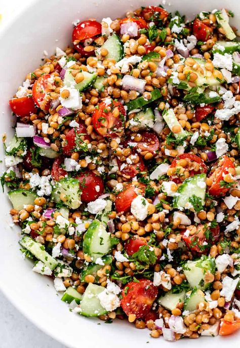 Greek Grain Salad, Lentil Low Carb Recipes, Mediteranian Diet Recipes Crockpot, Lentil Mediterranean Salad, Marinated Lentil Salad, Appetizer Recipes Mediterranean, Delish Healthy Recipes, Grain Based Recipes, Vegetarian Bean Salad Recipes